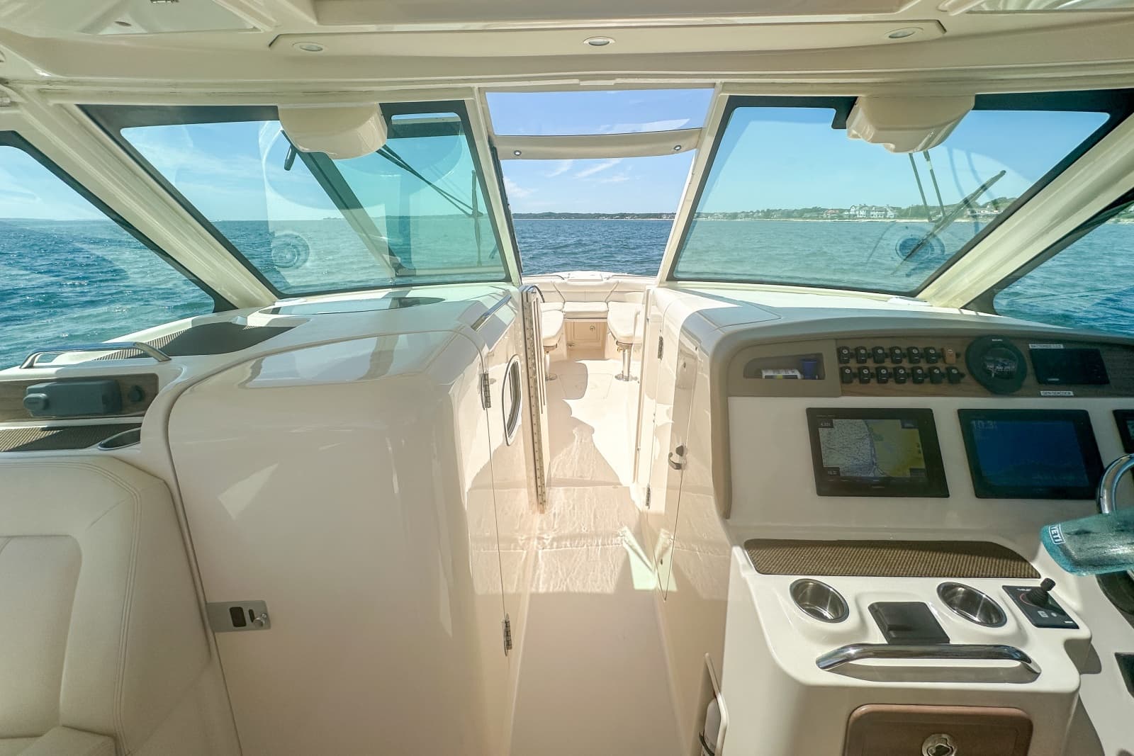 2015 Grady-White 375 Freedom
