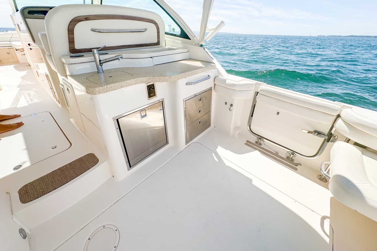 2015 Grady-White 375 Freedom