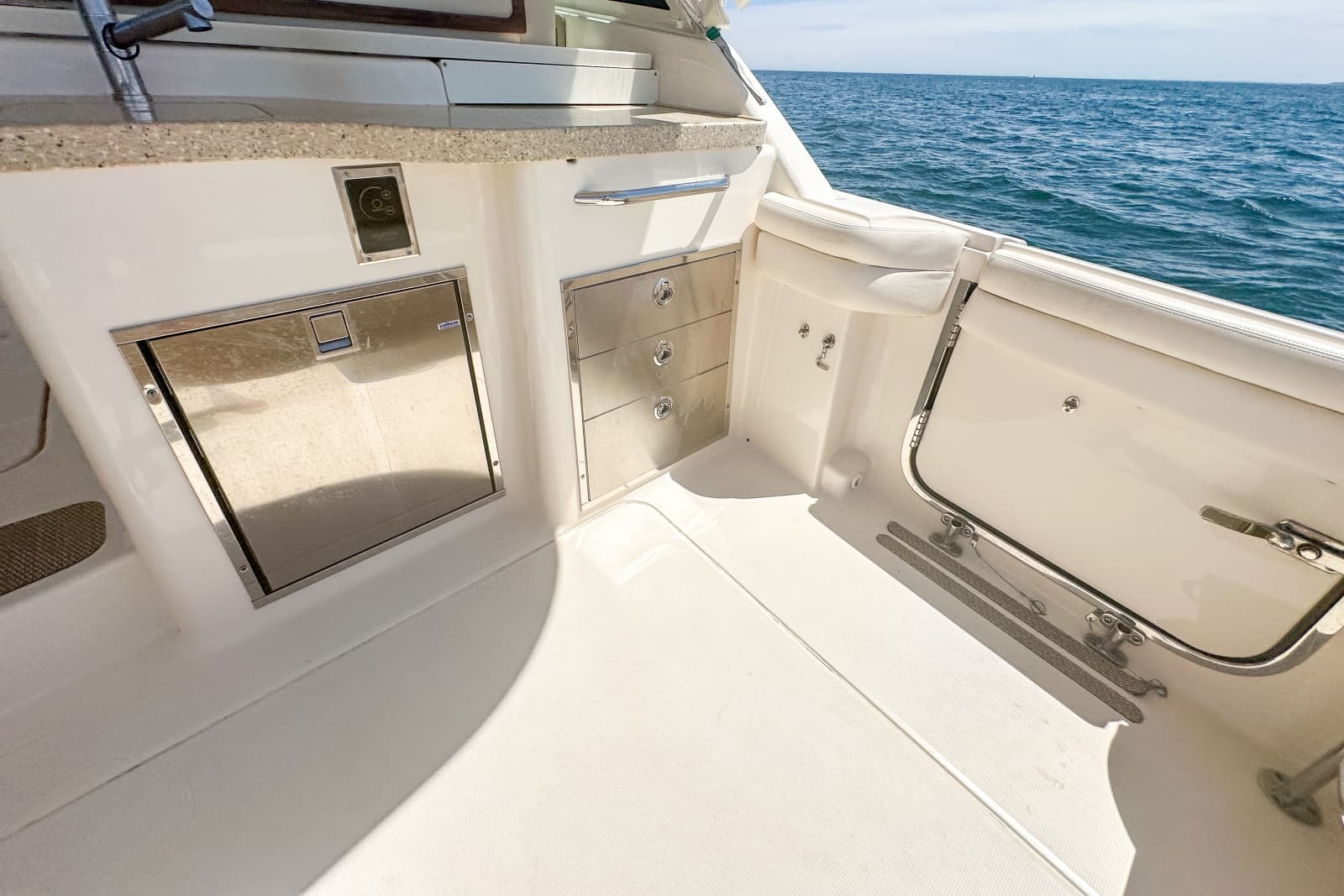2015 Grady-White 375 Freedom