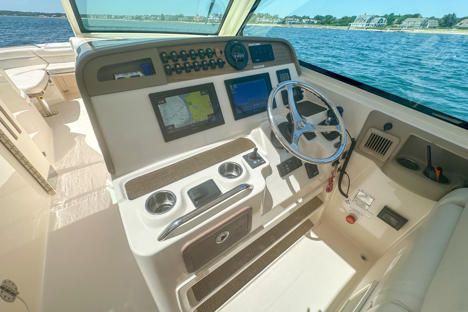 2015 Grady-White 375 Freedom