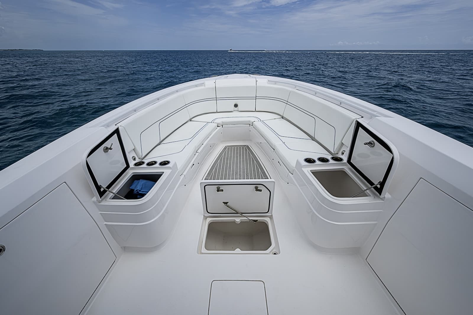 2023 Intrepid 375 Nomad FE