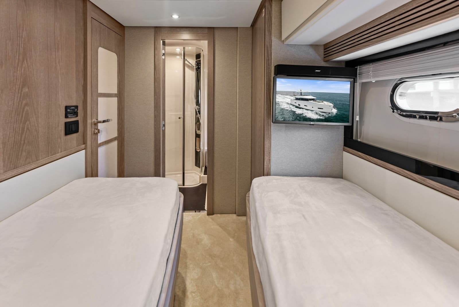 2021 Azimut Magellano 66