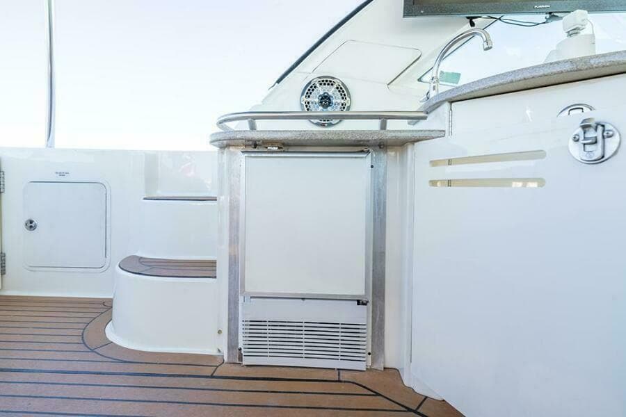 Cockpit ice maker