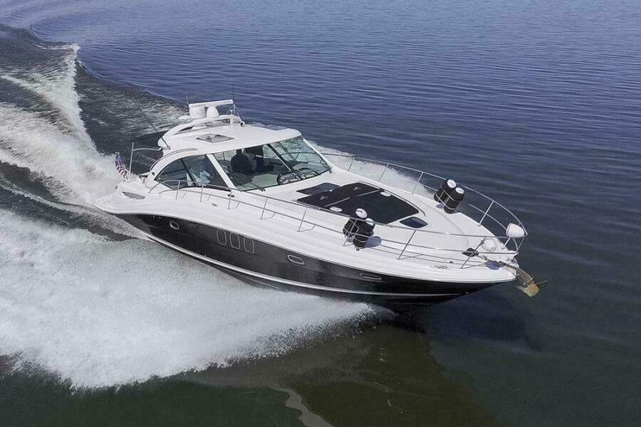 2007 Sea Ray 48 Sundancer underway