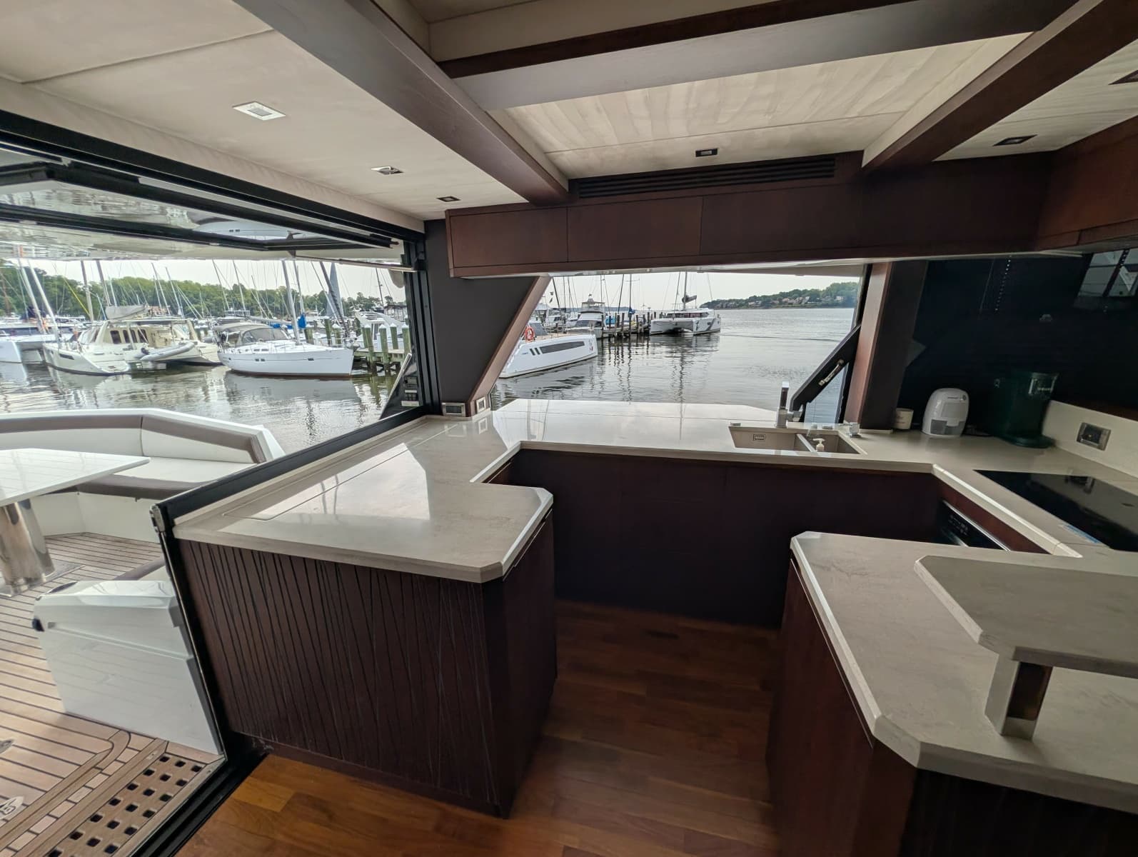2018 Galeon 640 FLY