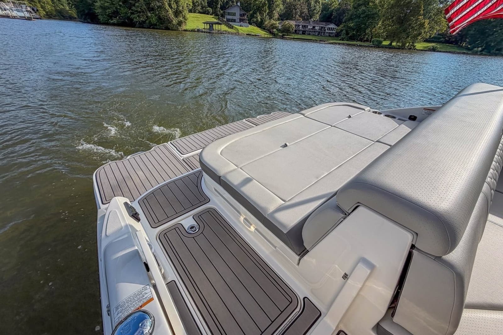 2024 Sea Ray SDX 270