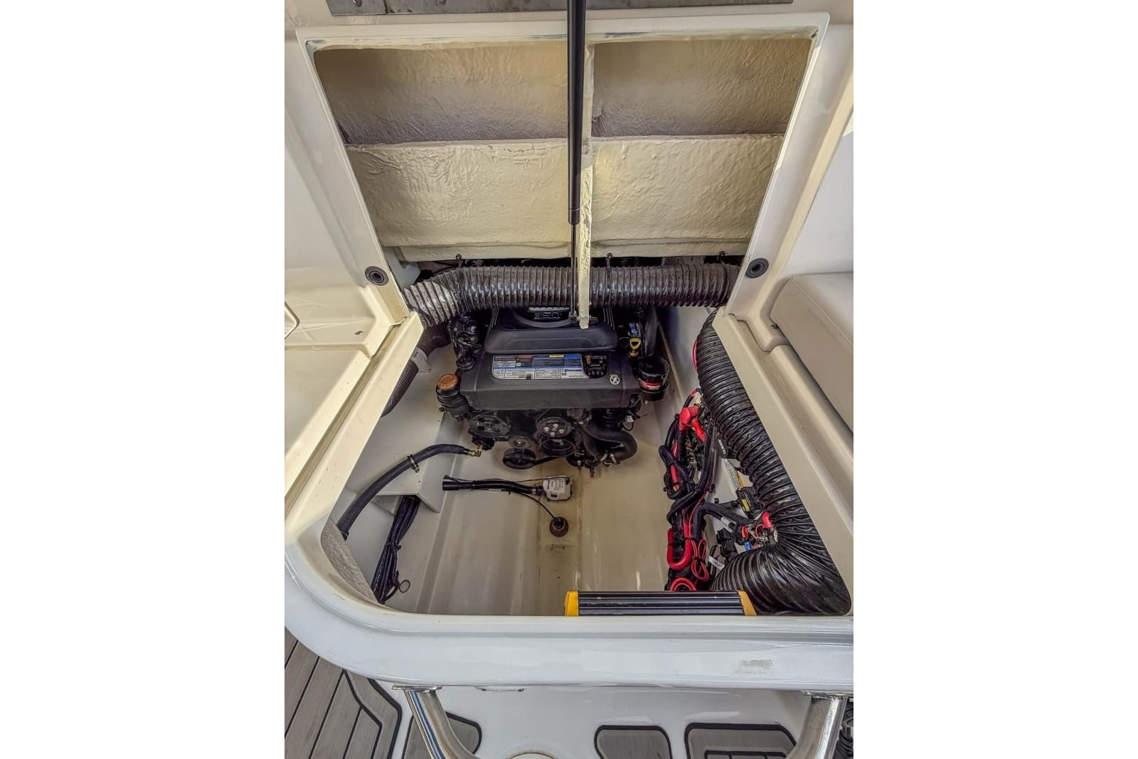 2024 Sea Ray SDX 270