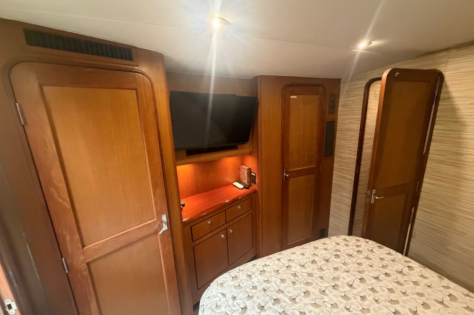 2000 Ocean Yachts 56 Super Sport