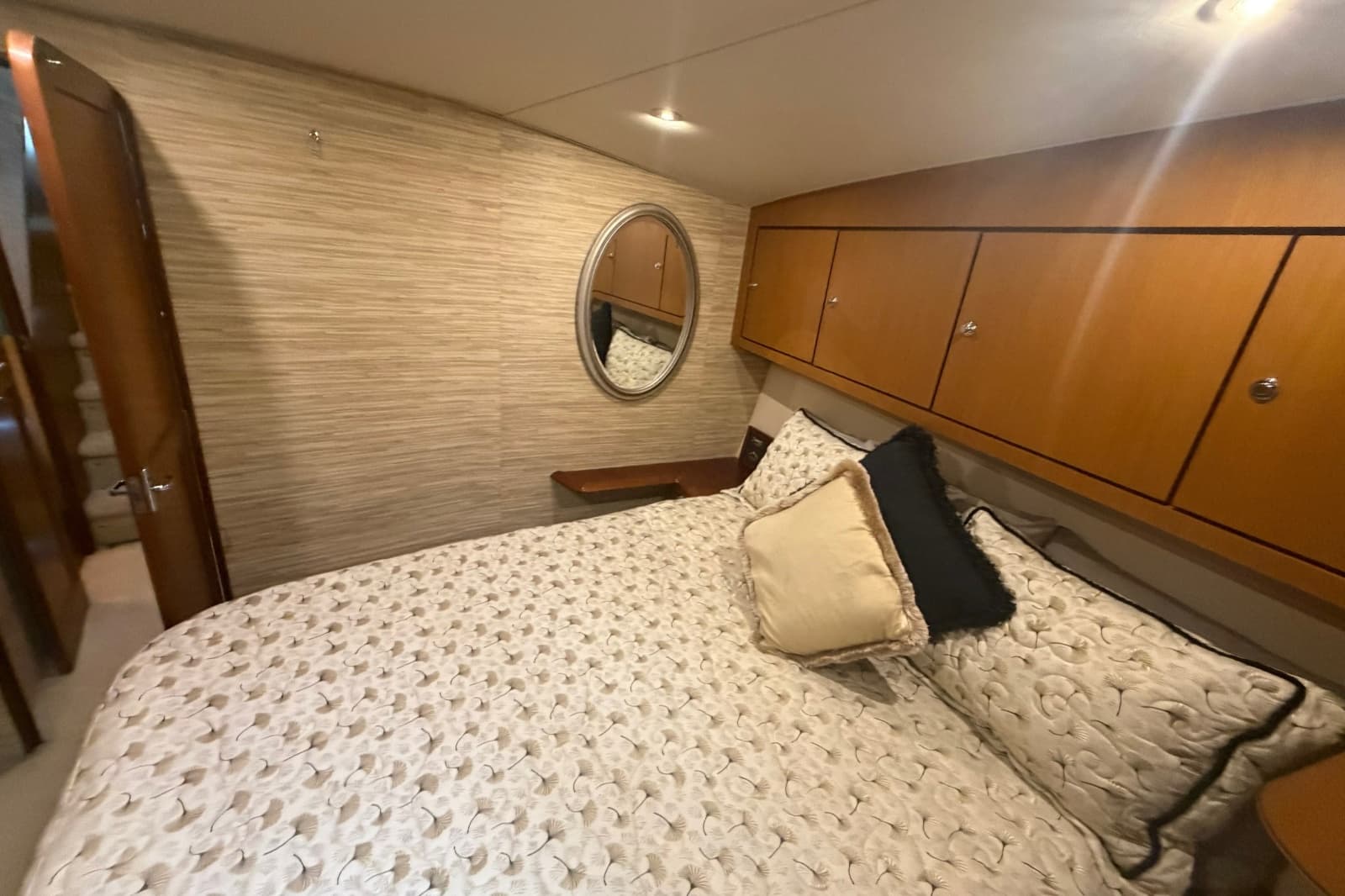 2000 Ocean Yachts 56 Super Sport