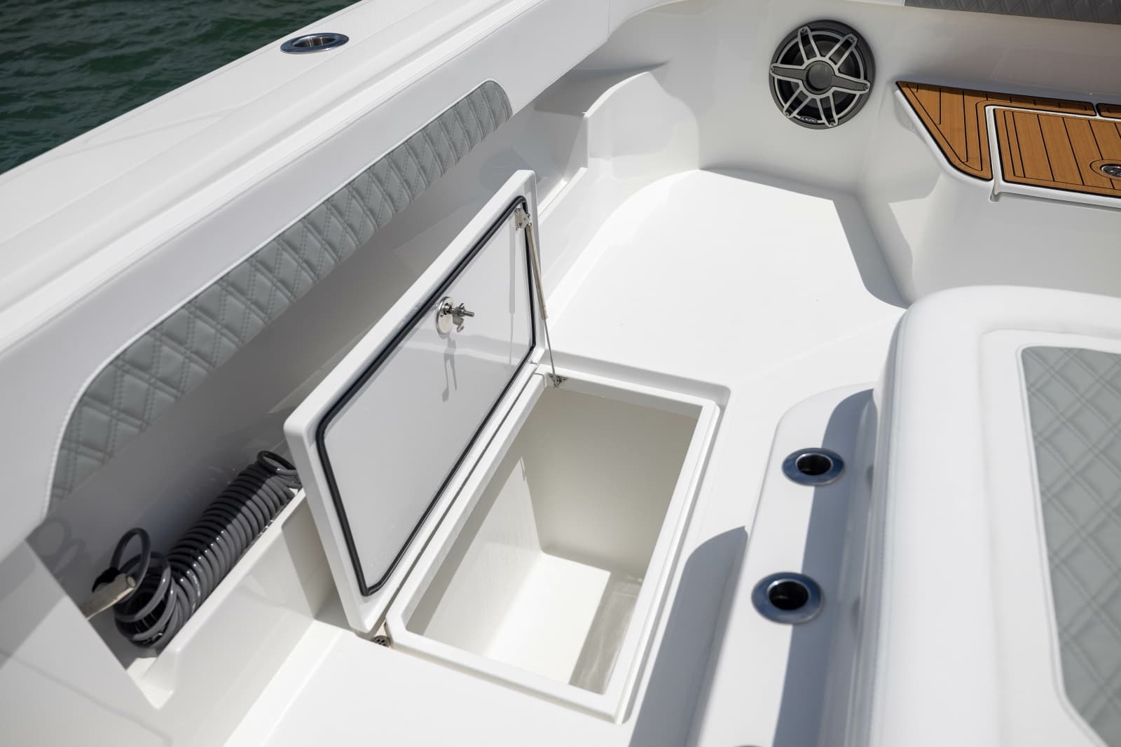 2026 Front Runner Catamaran