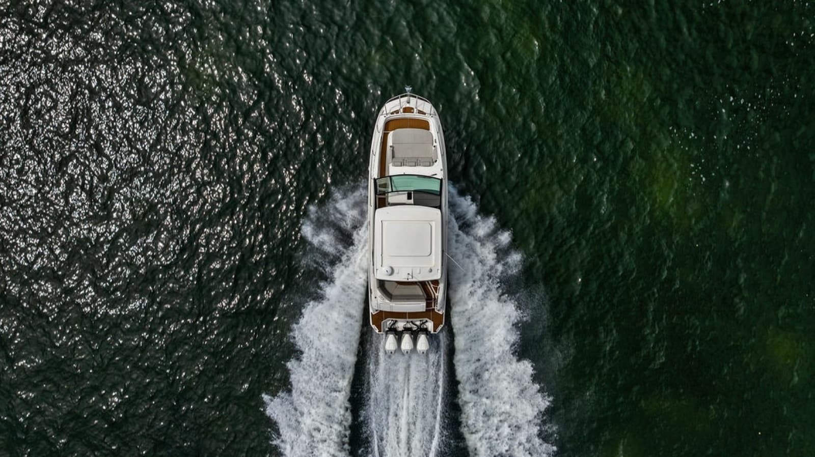 2022 Sea Ray Sundancer 320 Outboard
