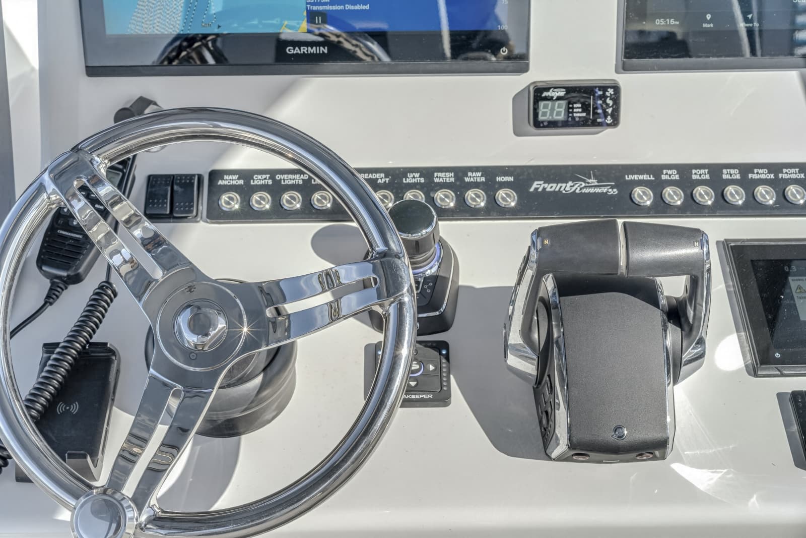 2024 Front Runner 33 Center Console