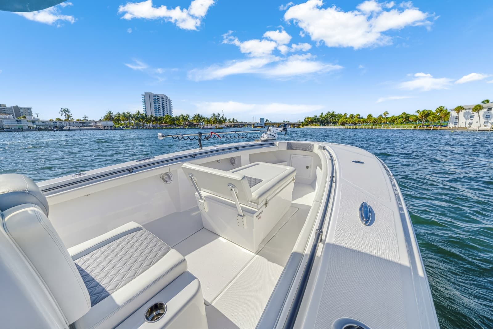 2024 Front Runner 33 Center Console