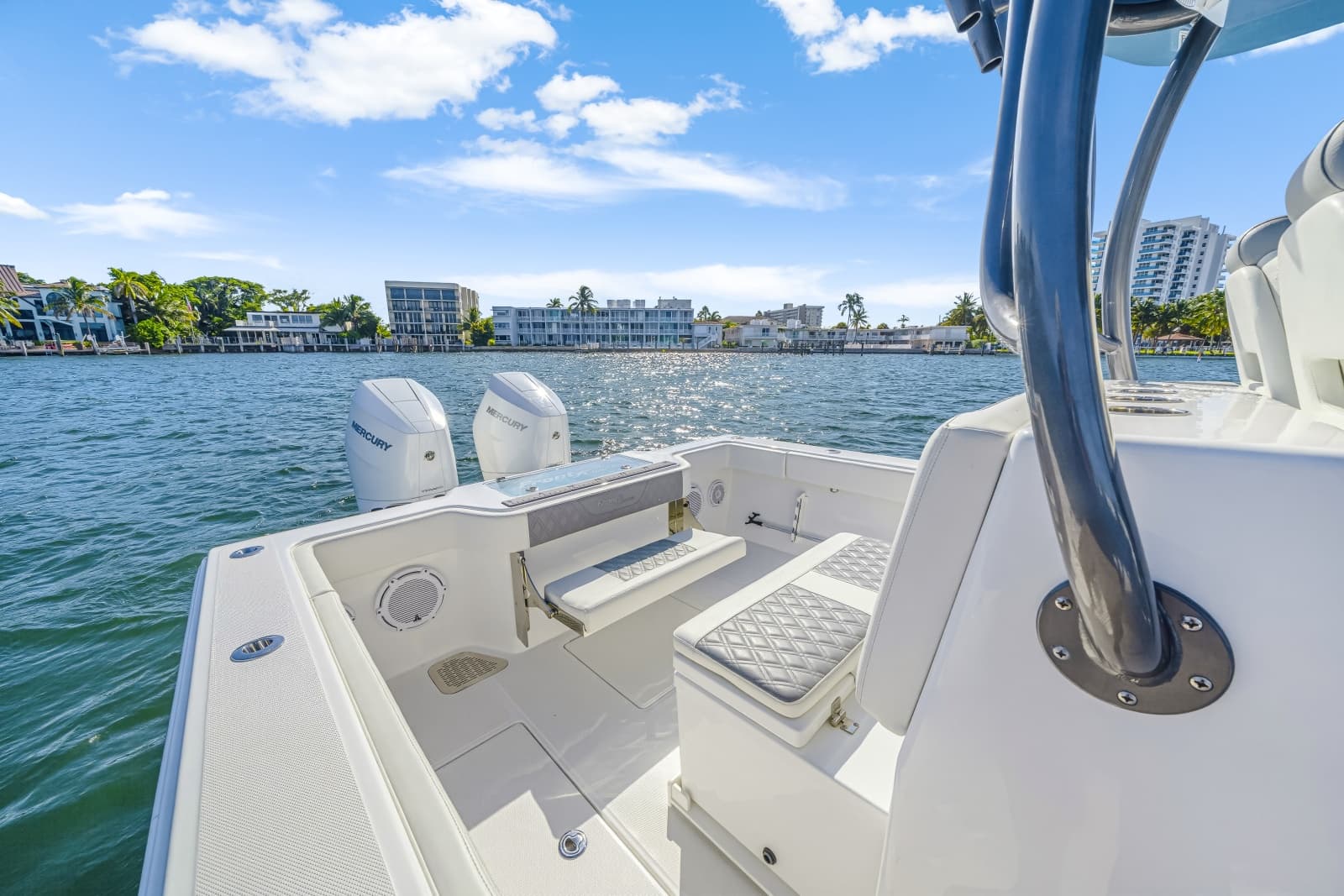 2024 Front Runner 33 Center Console