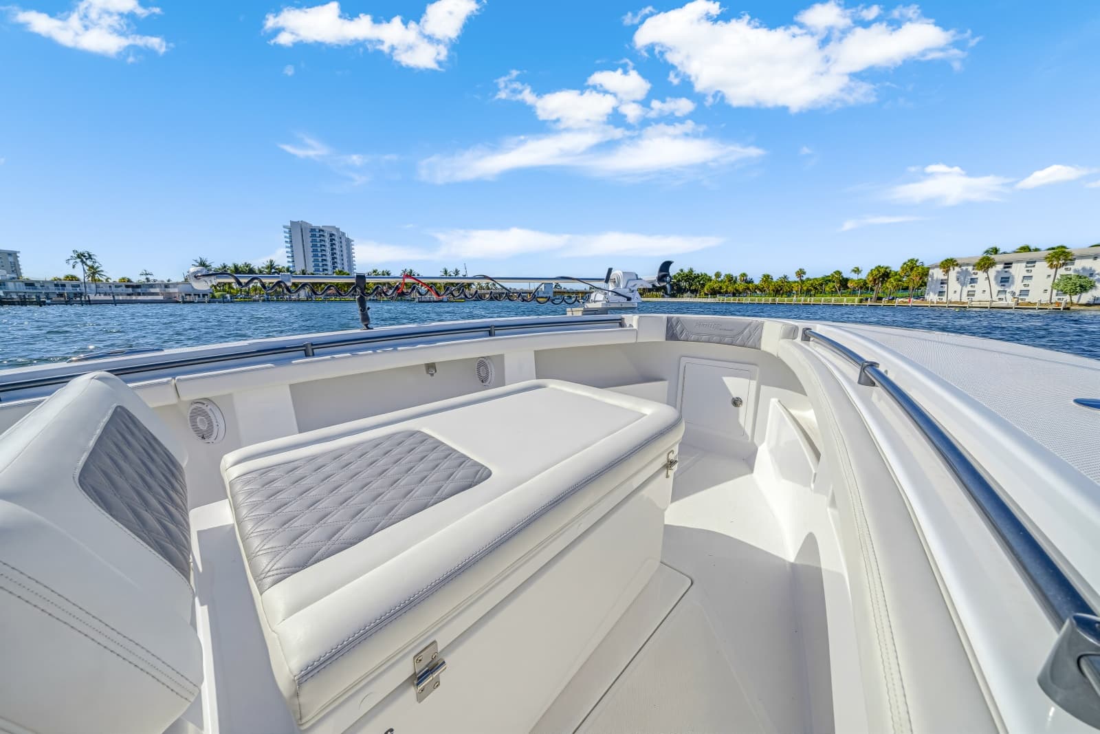 2024 Front Runner 33 Center Console