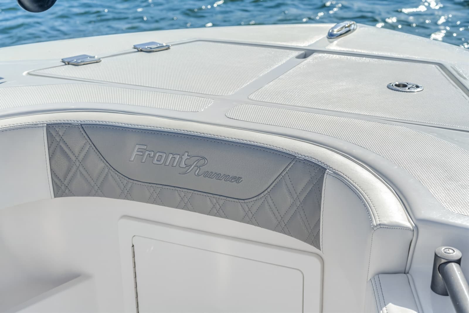 2024 Front Runner 33 Center Console