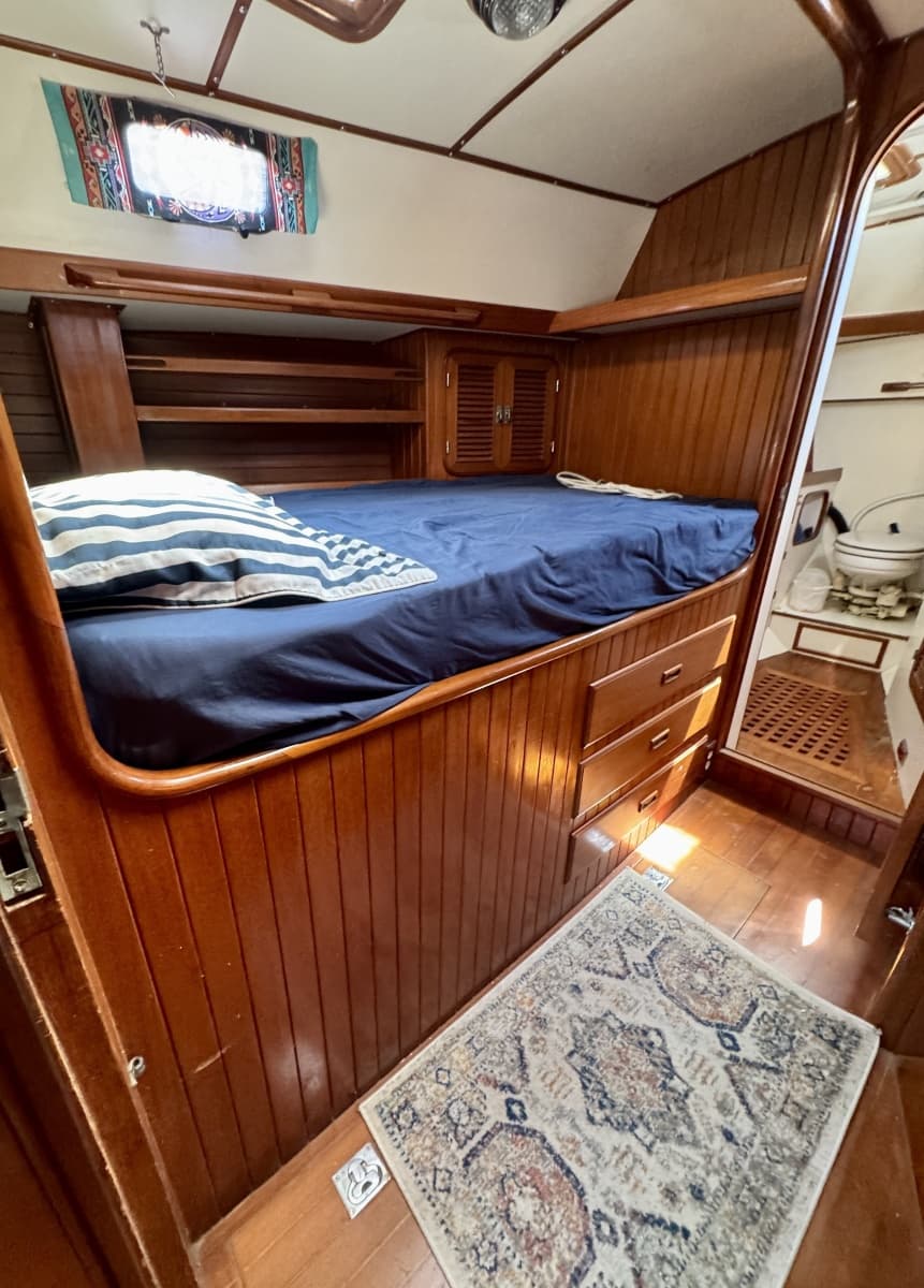 1990 Passport Royal Passport 49