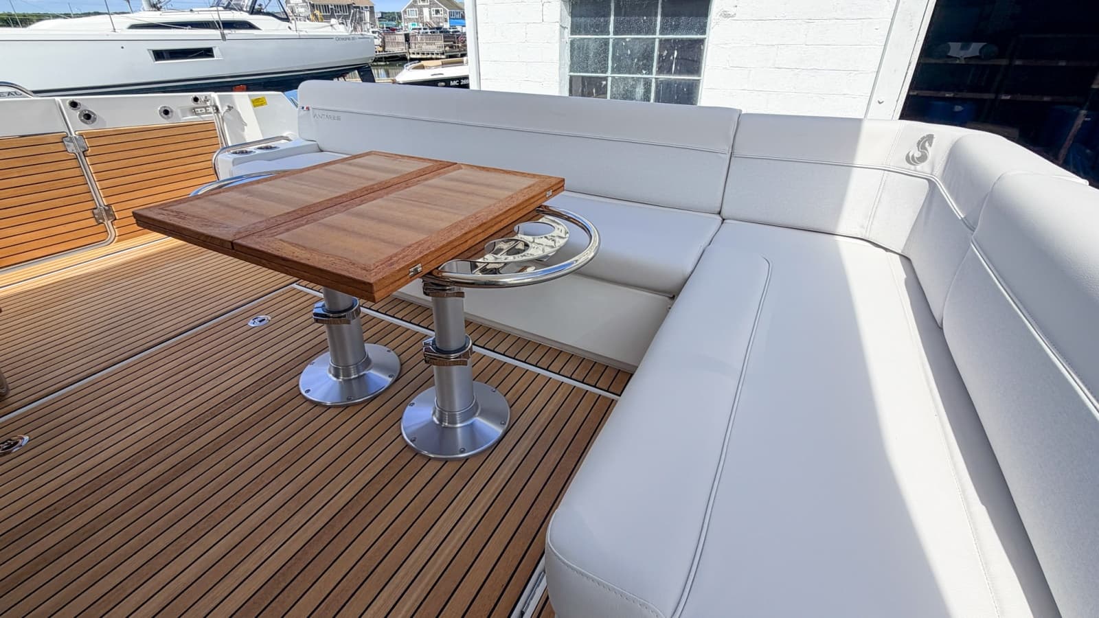 2027 Beneteau Antares 12 Fly