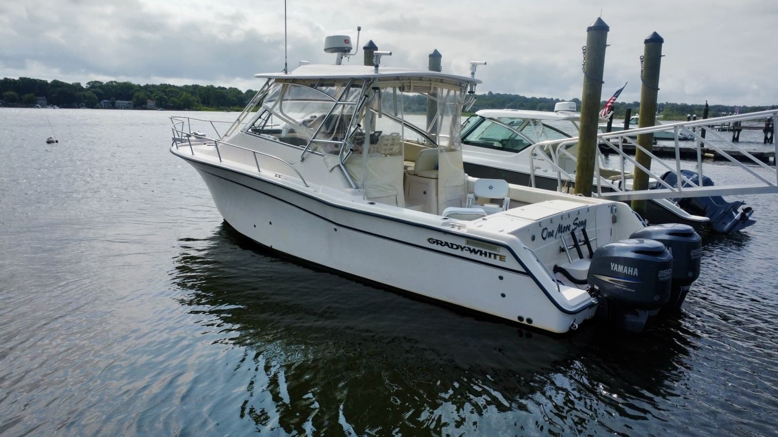 2003 Grady-White Express 330
