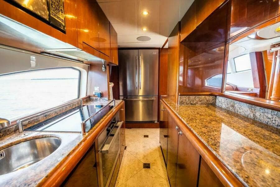 2004 Azimut 80 Carat