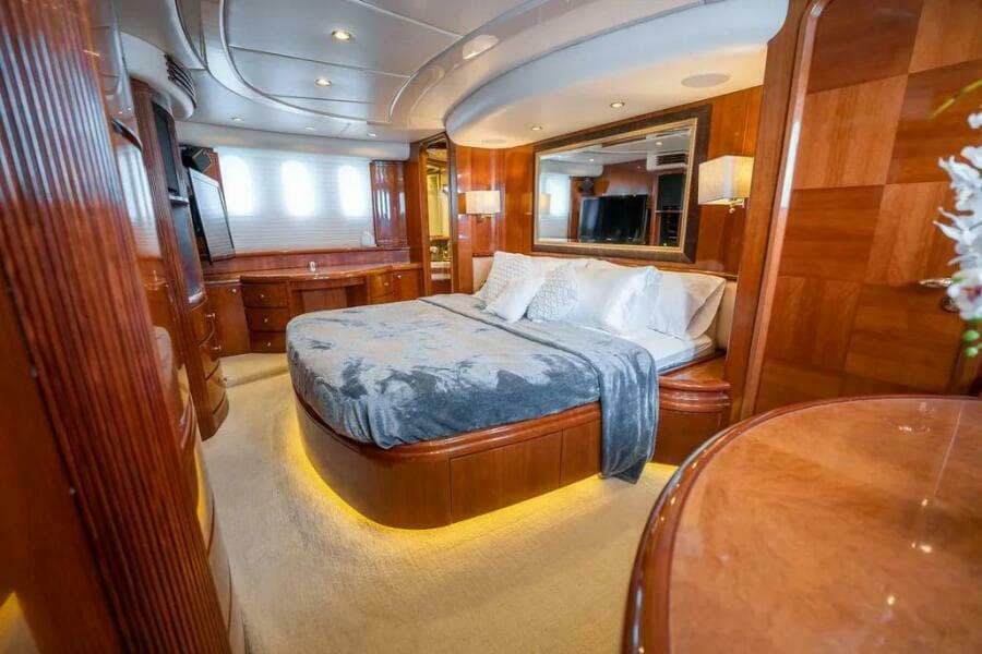 2004 Azimut 80 Carat