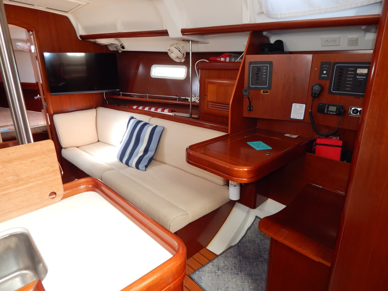 2005 Beneteau 373