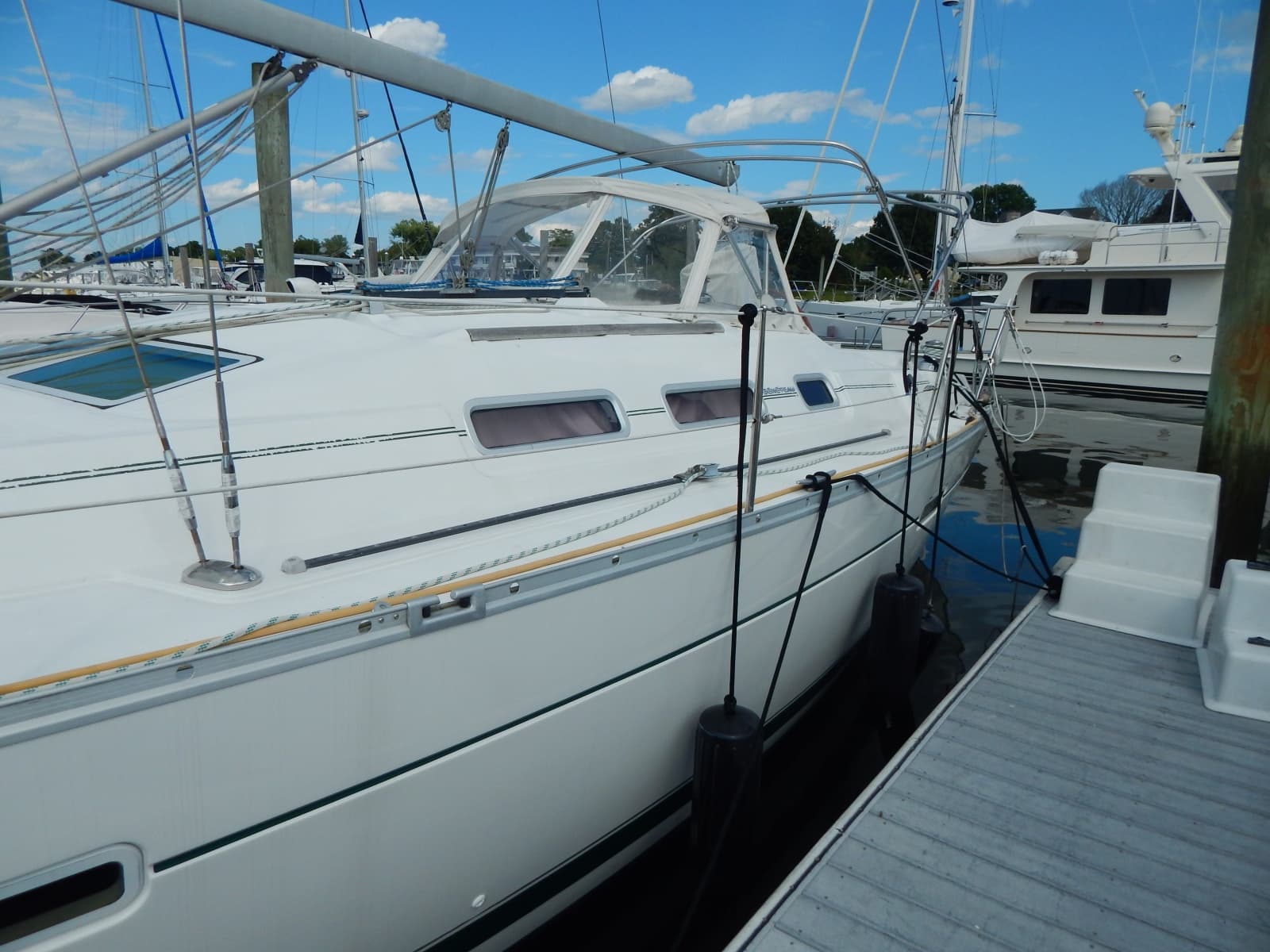 2005 Beneteau 373