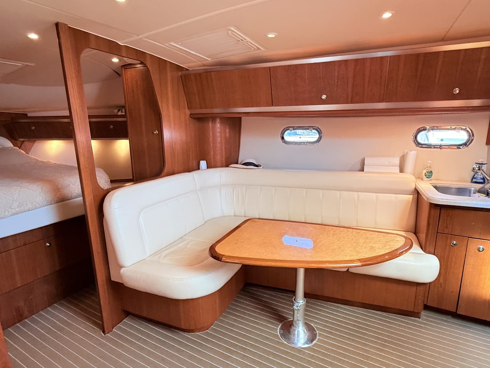 2007 Tiara Yachts 3600 Sovran