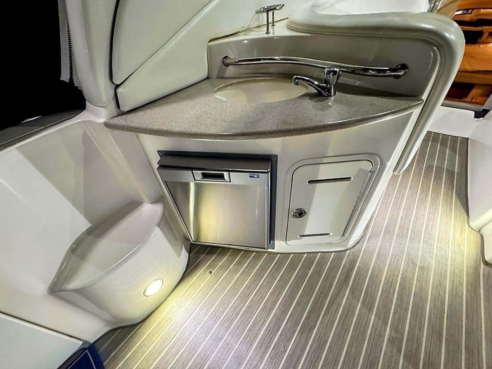 2007 Sea Ray 320 Sundancer