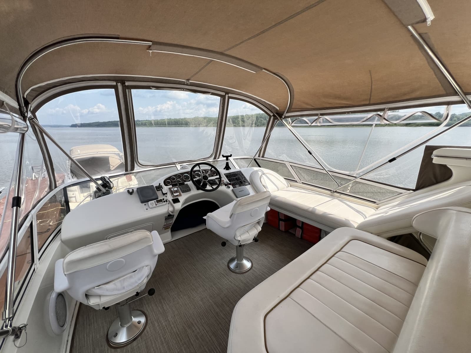 1999 Sea Ray 370 AC