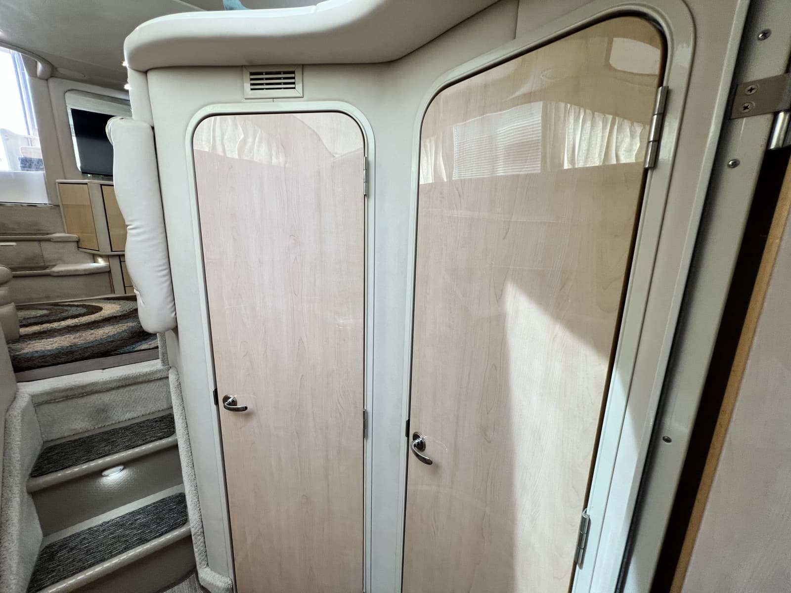 1999 Sea Ray 370 AC