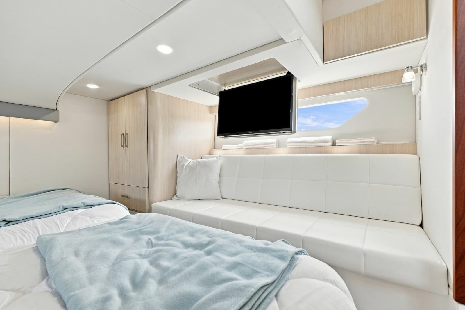 2025 Regal 42 Grande Coup