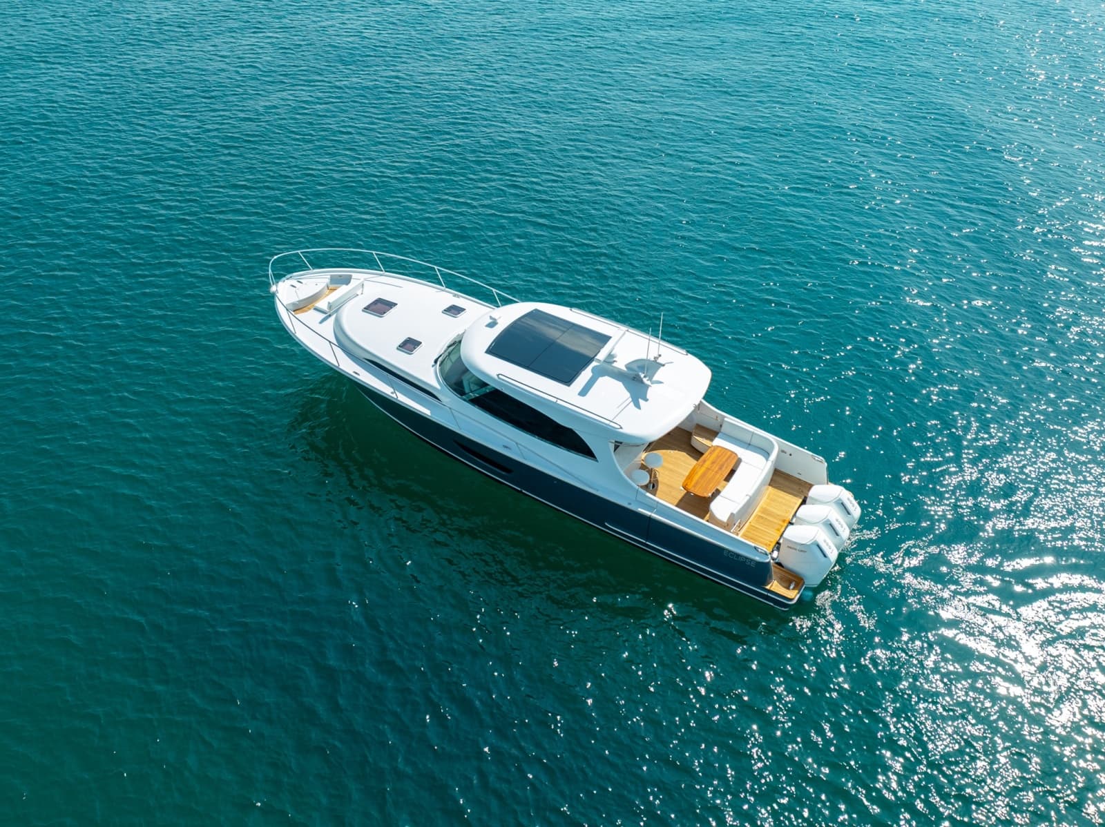 Eclipse 50 - STINGRAY GRAY - Exterior Profile