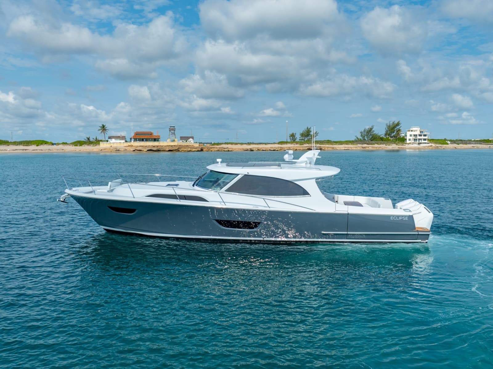 Eclipse 50 - STINGRAY GRAY - Exterior Profile