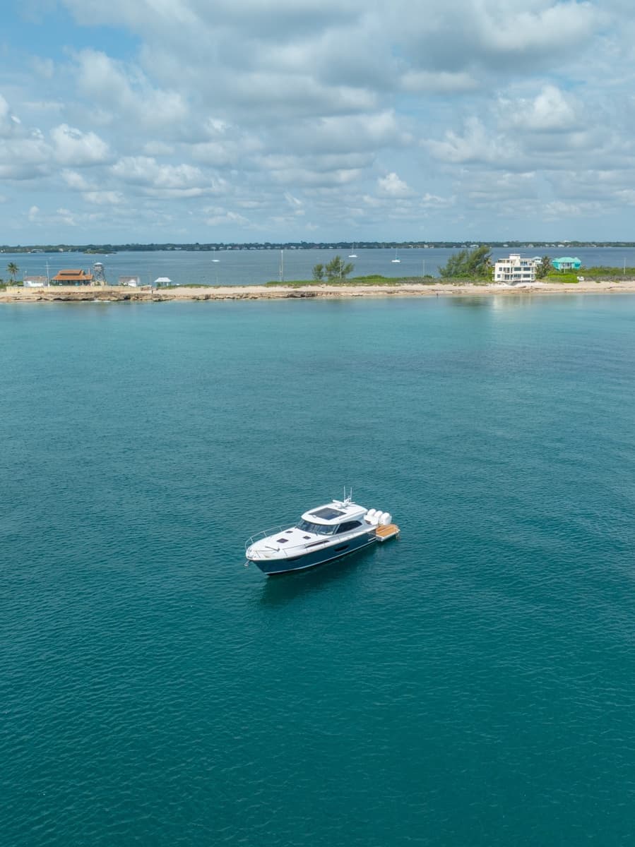 Eclipse 50 - STINGRAY GRAY - Exterior Profile