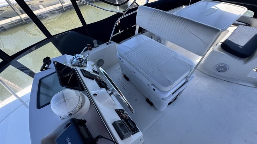 Flybridge Helm Seating