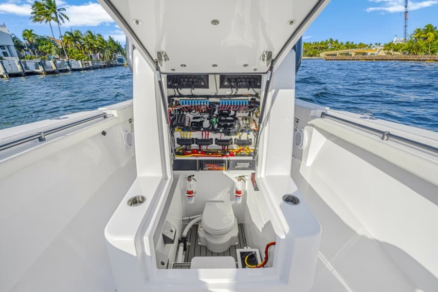 2024 Front Runner 33 Center Console