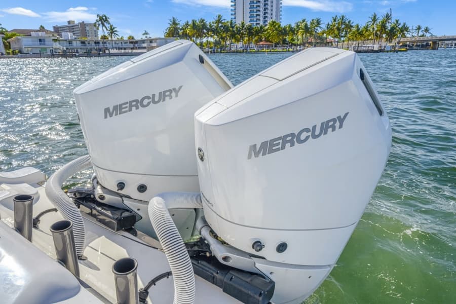 2024 Front Runner 33 Center Console