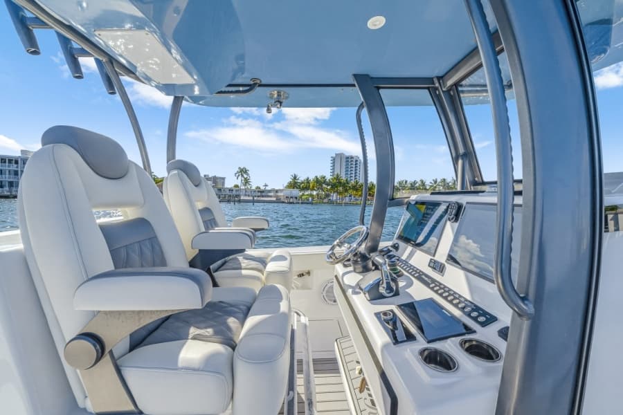 2024 Front Runner 33 Center Console