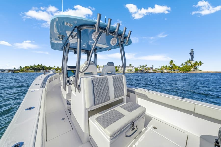 2024 Front Runner 33 Center Console