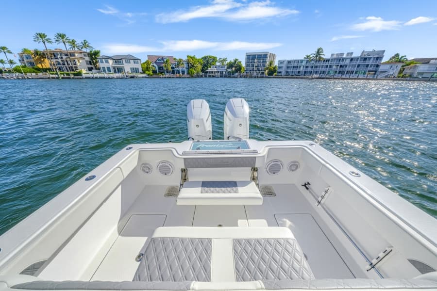 2024 Front Runner 33 Center Console