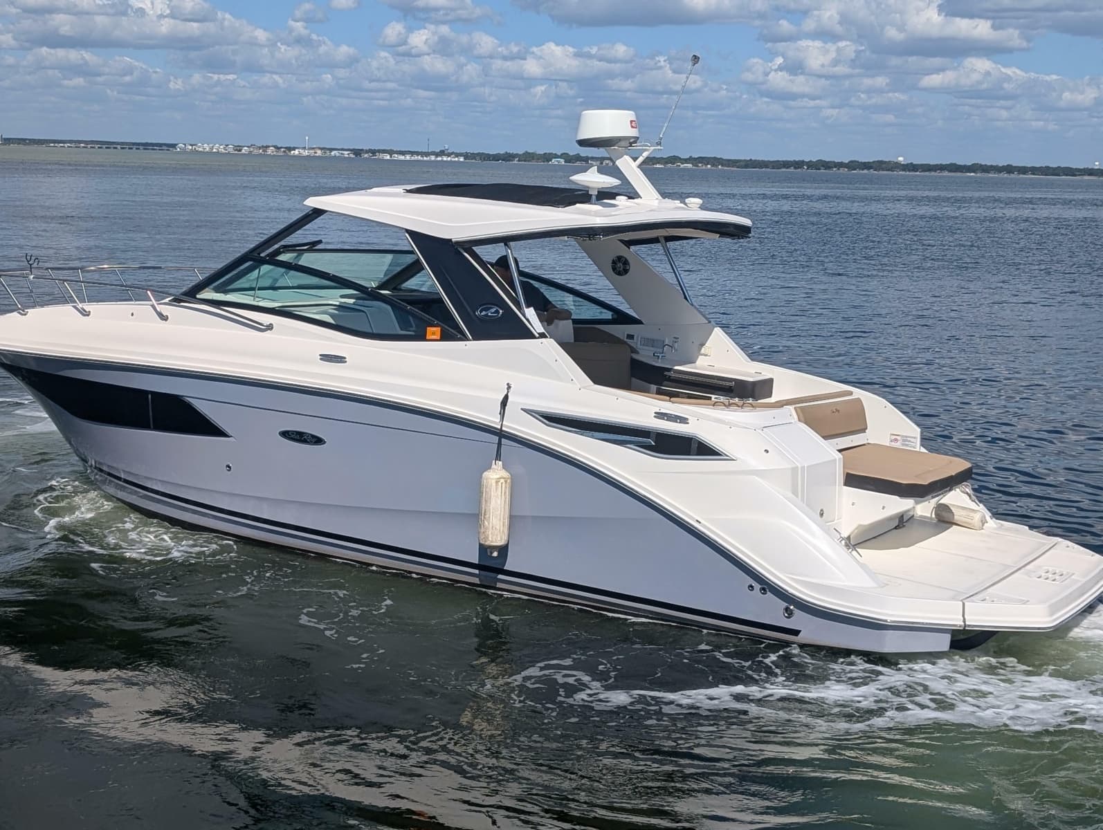 2019 Sea Ray Sundancer 320