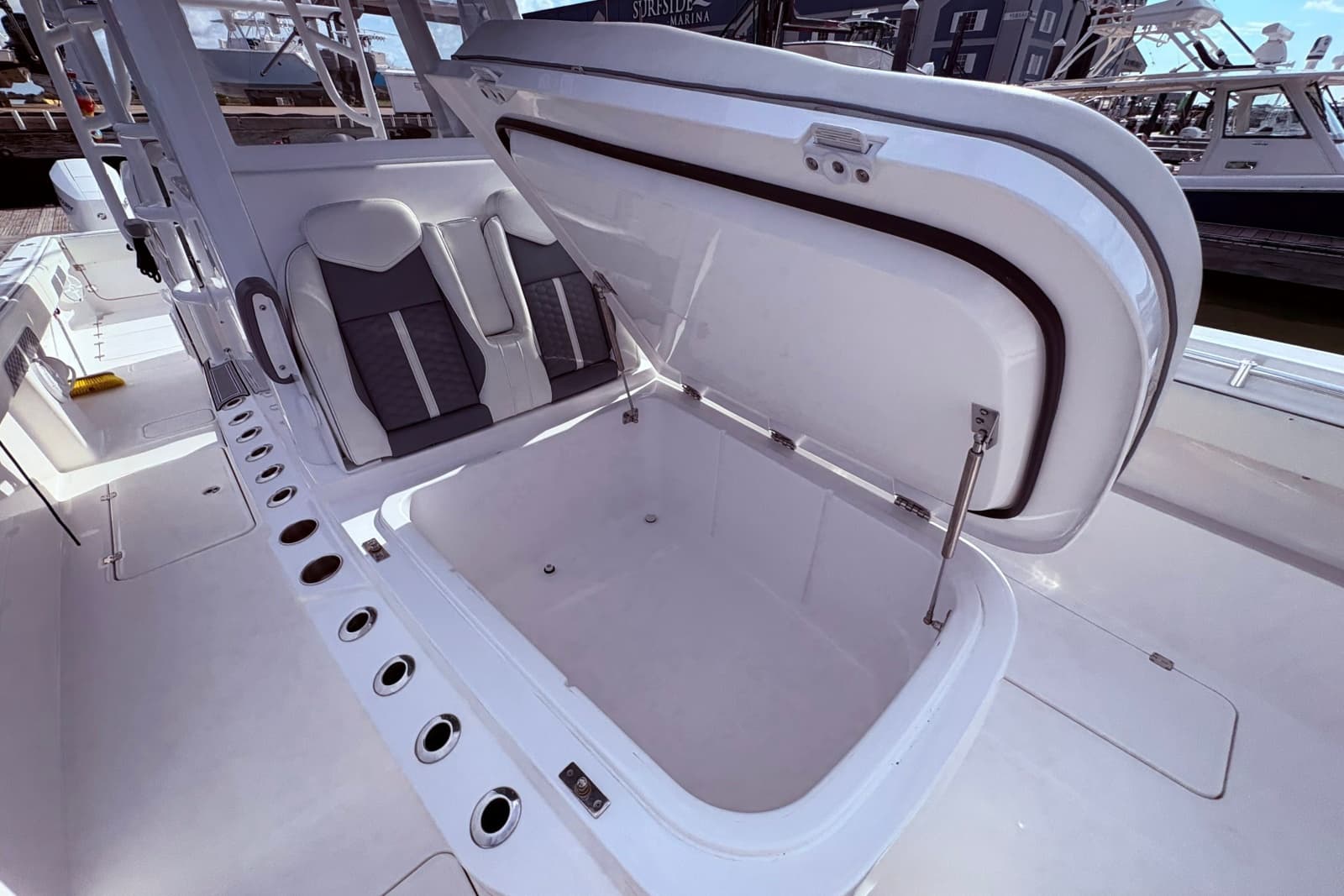 2024 Invincible 33 Catamaran