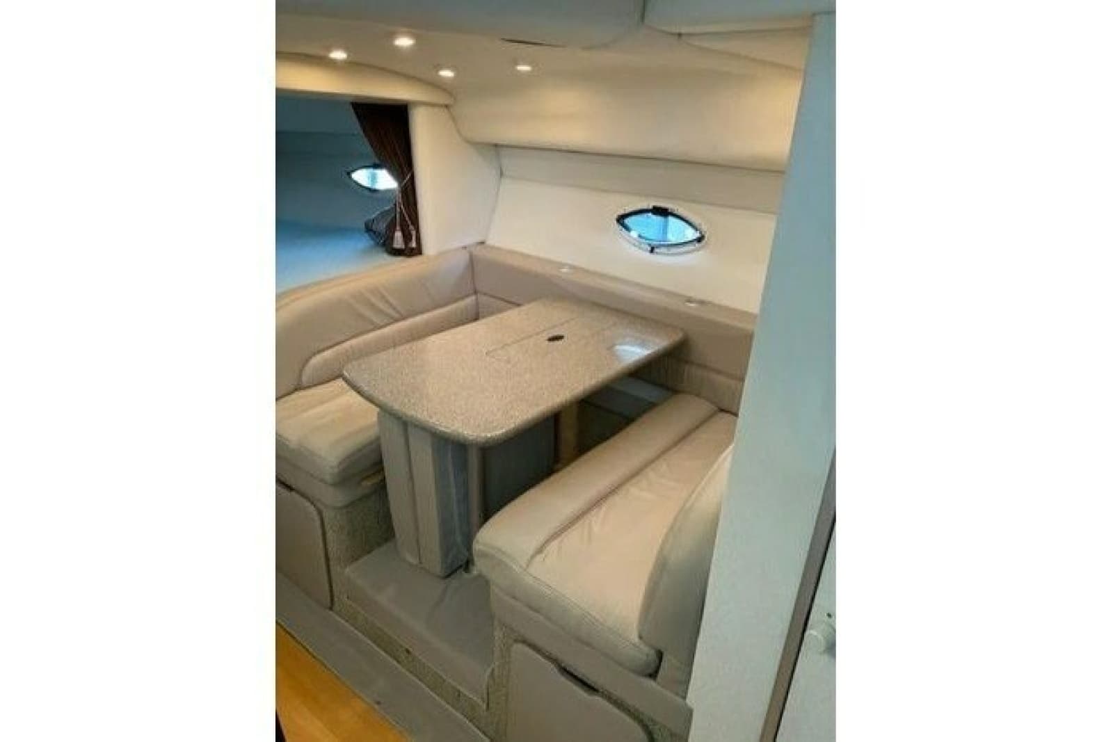 2000 Maxum 3300 SCR