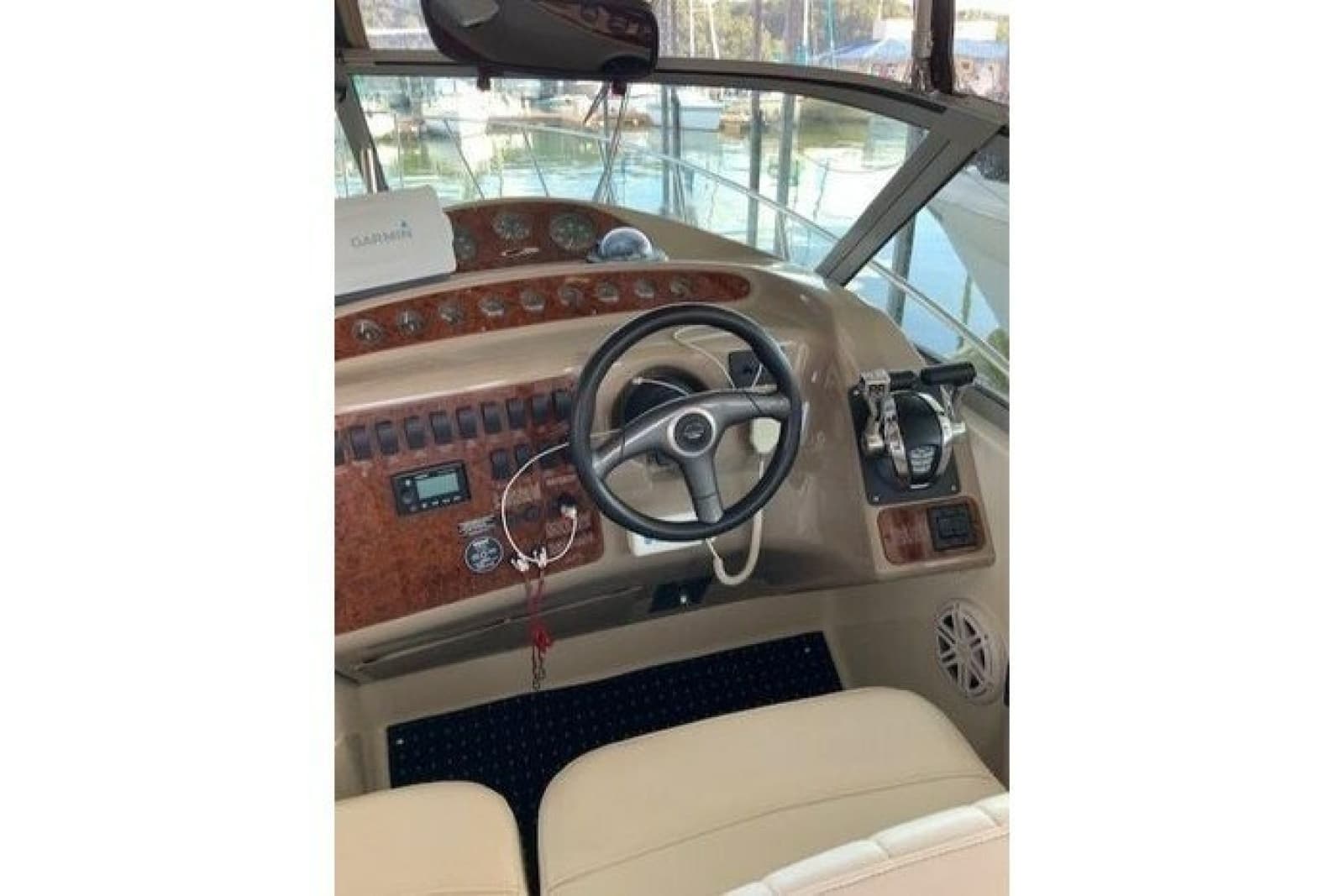 2000 Maxum 3300 SCR