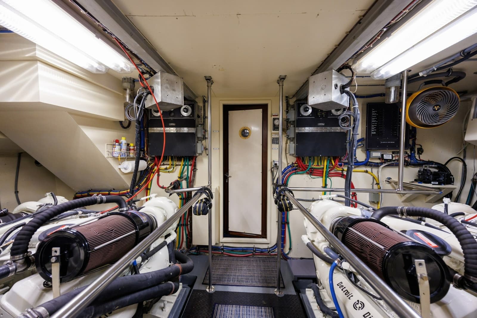 1989 Hatteras 74 Cockpit Motor Yacht