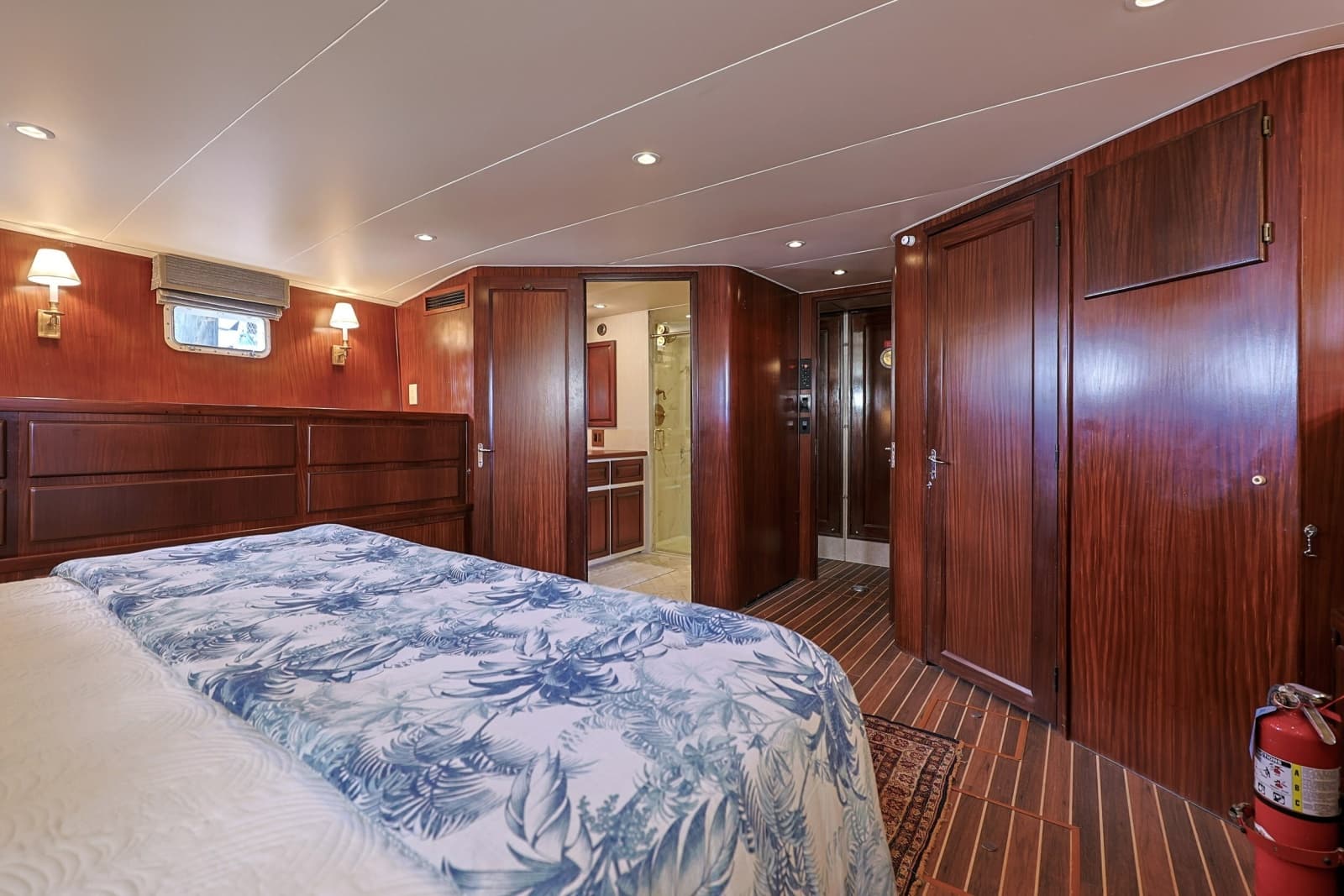 1989 Hatteras 74 Cockpit Motor Yacht
