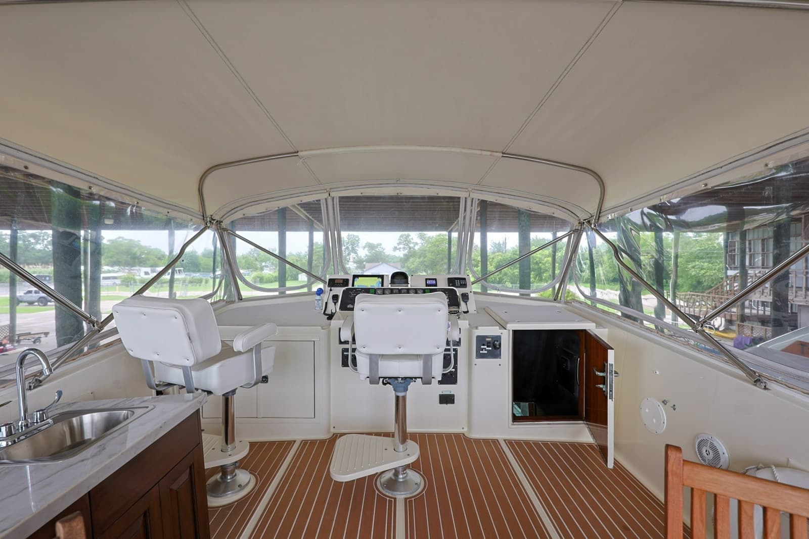 1989 Hatteras 74 Cockpit Motor Yacht