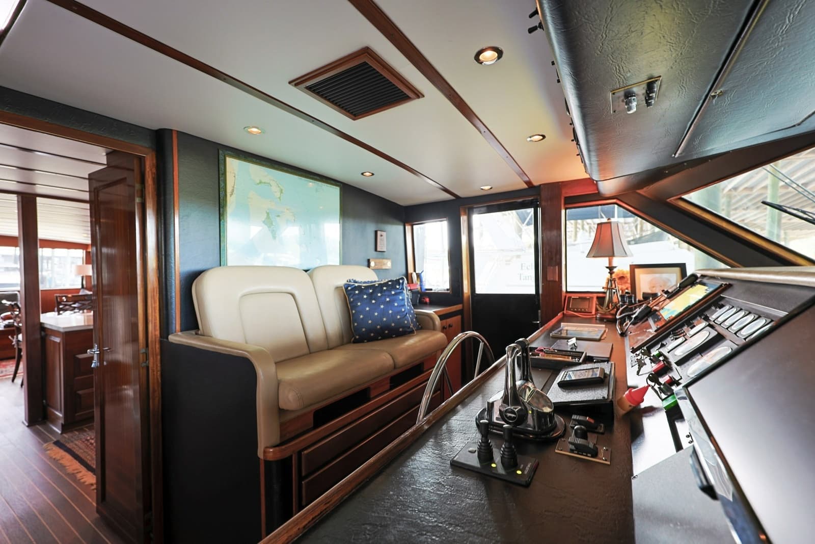 1989 Hatteras 74 Cockpit Motor Yacht