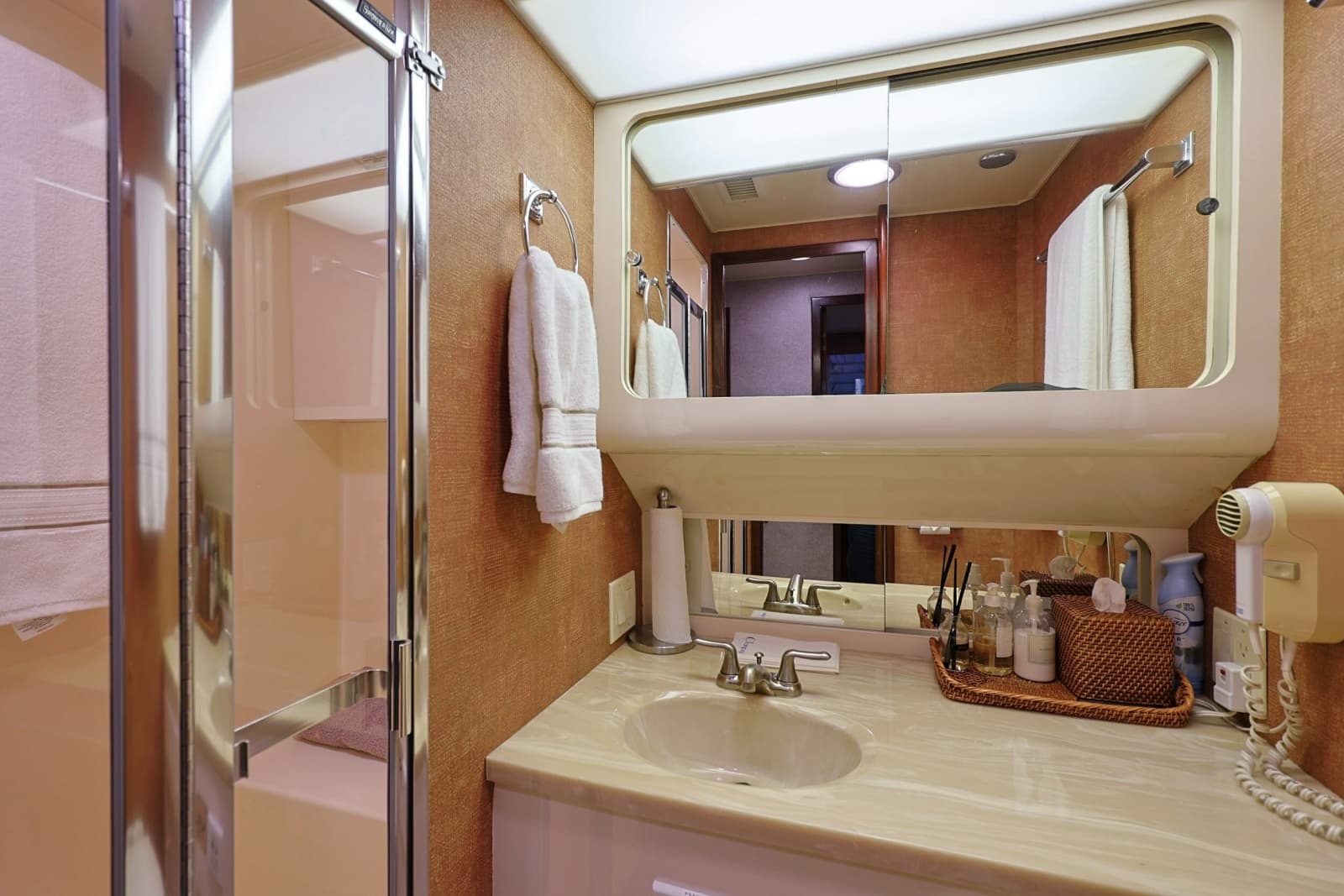 1989 Hatteras 74 Cockpit Motor Yacht